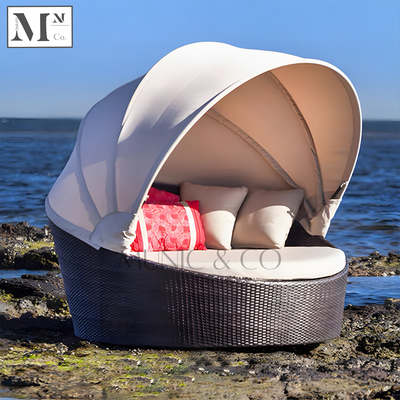 NOVO Outdoor Day Bed with Retractable Shade